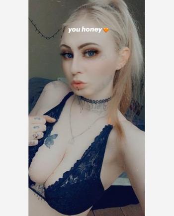 Anna, 21  female escort, Orange County