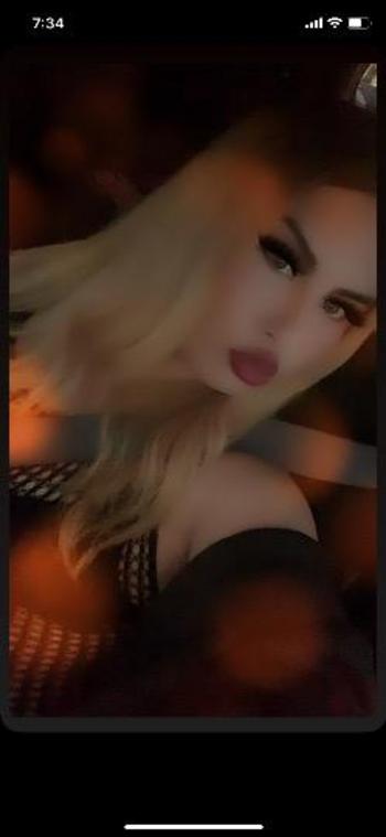 Crystal, 25  female escort, Orange County