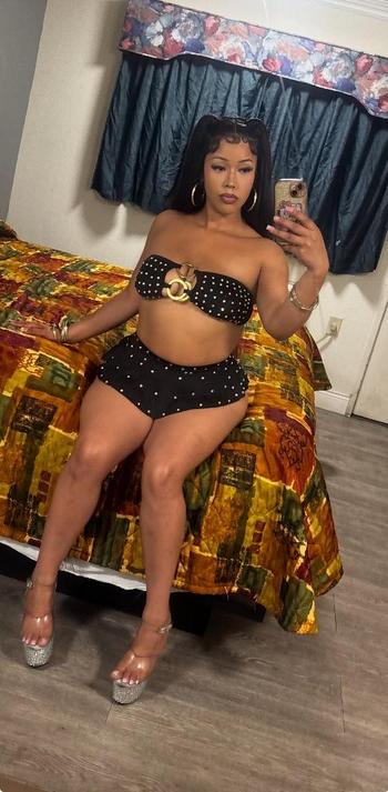 juicy, 20  female escort, Orange County